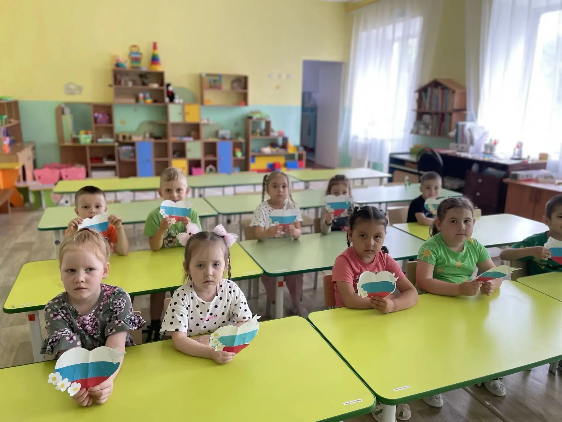 «Россия — Родина моя!»: как в детском саду прошёл праздник страны! 
В преддверии государственного пр