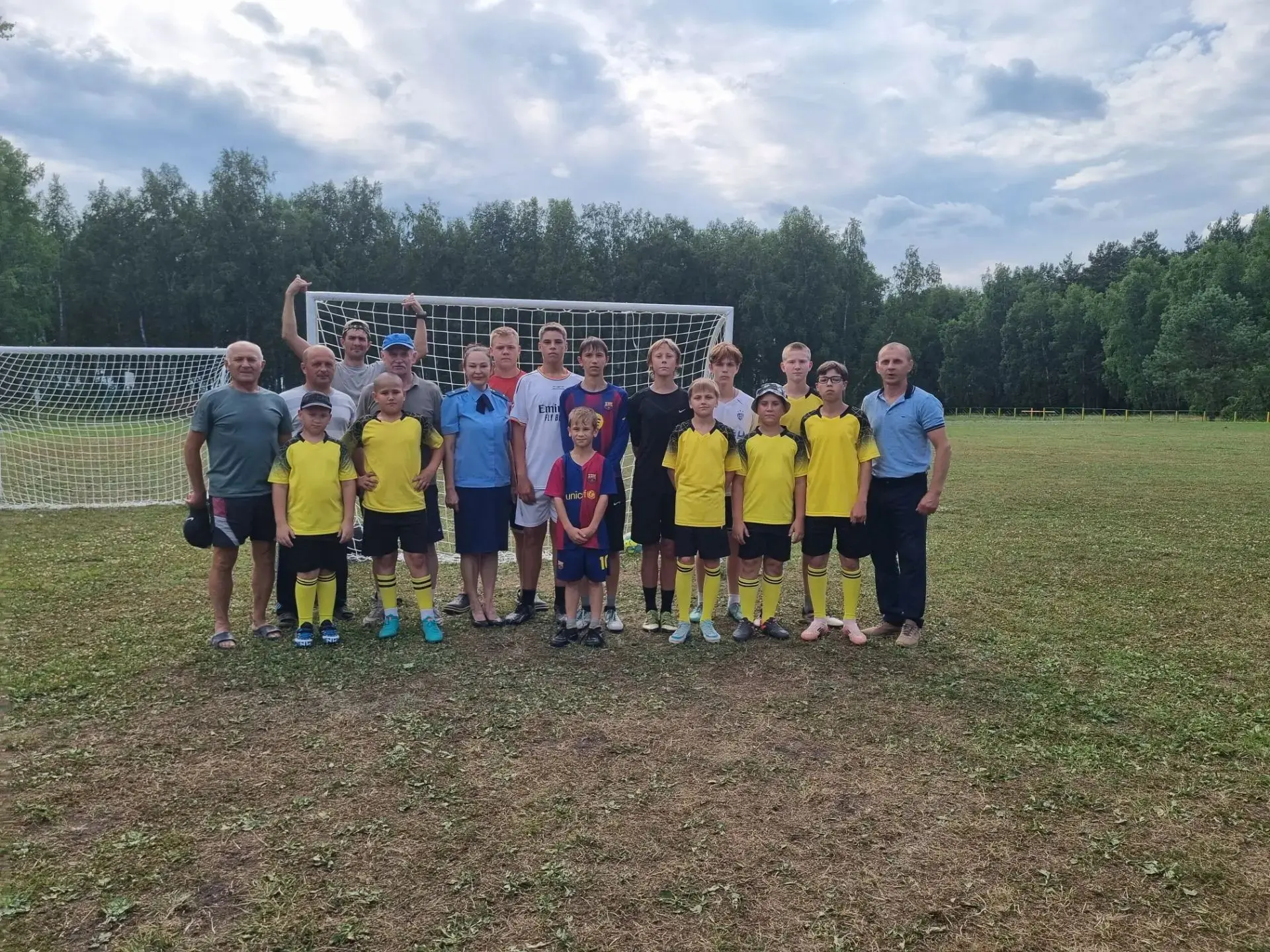 ⚽️ Держим спорт в тонусе! 
Сегодня заместитель прокурора Оксана Ивановна Костицкая с рабочим визитом