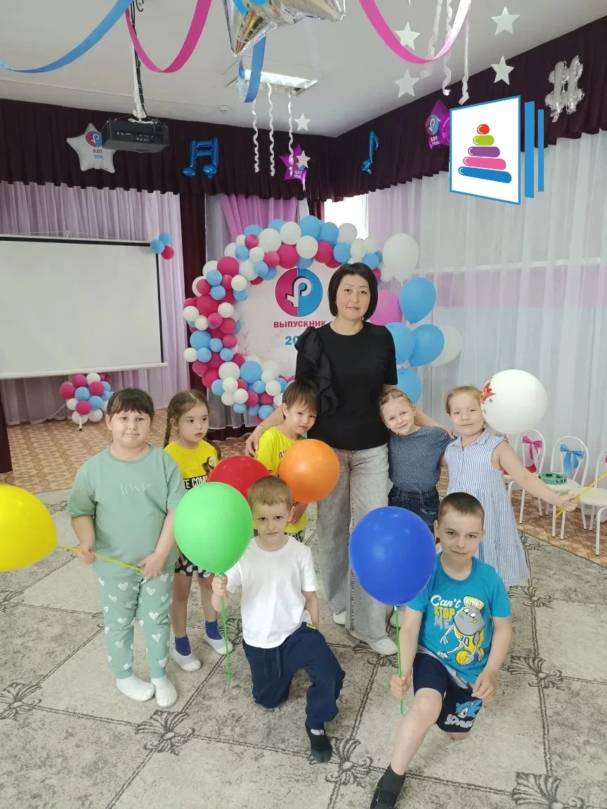 ✨ Ежегодно, 9 июня весь мир отмечает День друзей ❤️!
👫 Международный день друзей просто создан для 