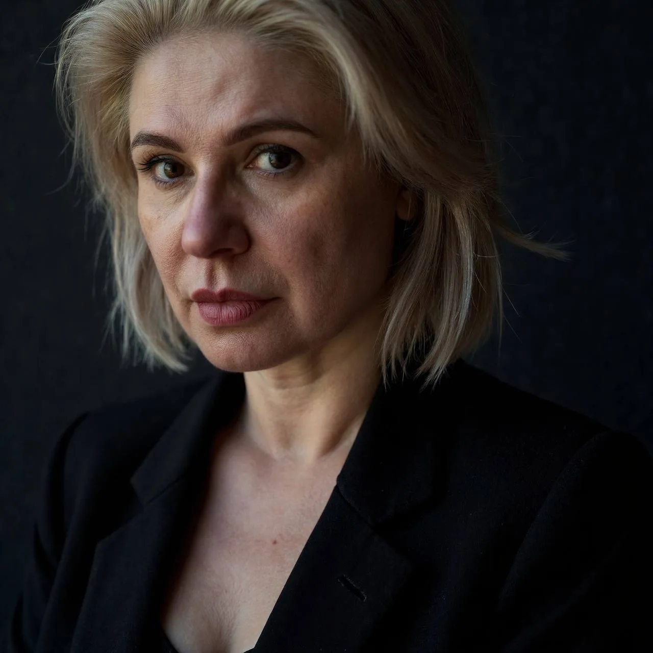 Хочется всё бросить, психануть, удалить соц сети и уйти в туман.

Думаете, раз я тут вещаю про нейро