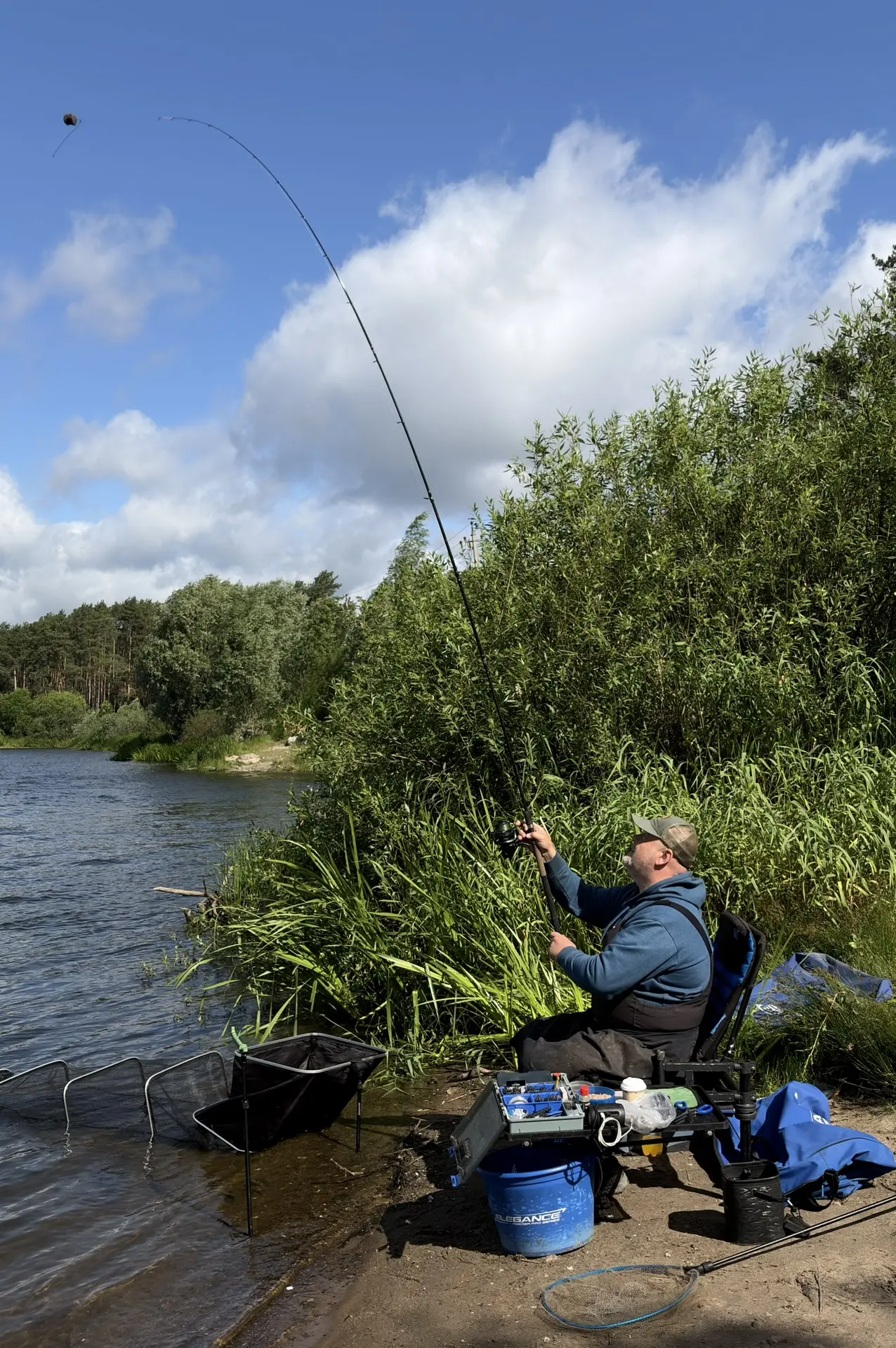 🎣Как мы с лещом в прятки играли на узком канале.

Июнь, и казалось бы самое время для фидерных рыба