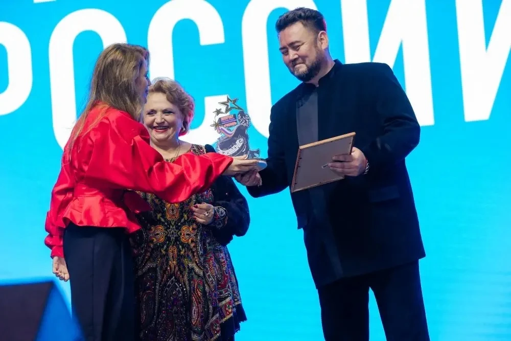✨ Александр Ванькаев представил Калмыкию на Всероссийском фестивале-конкурсе в Пятигорске! 🇷🇺🎤

•