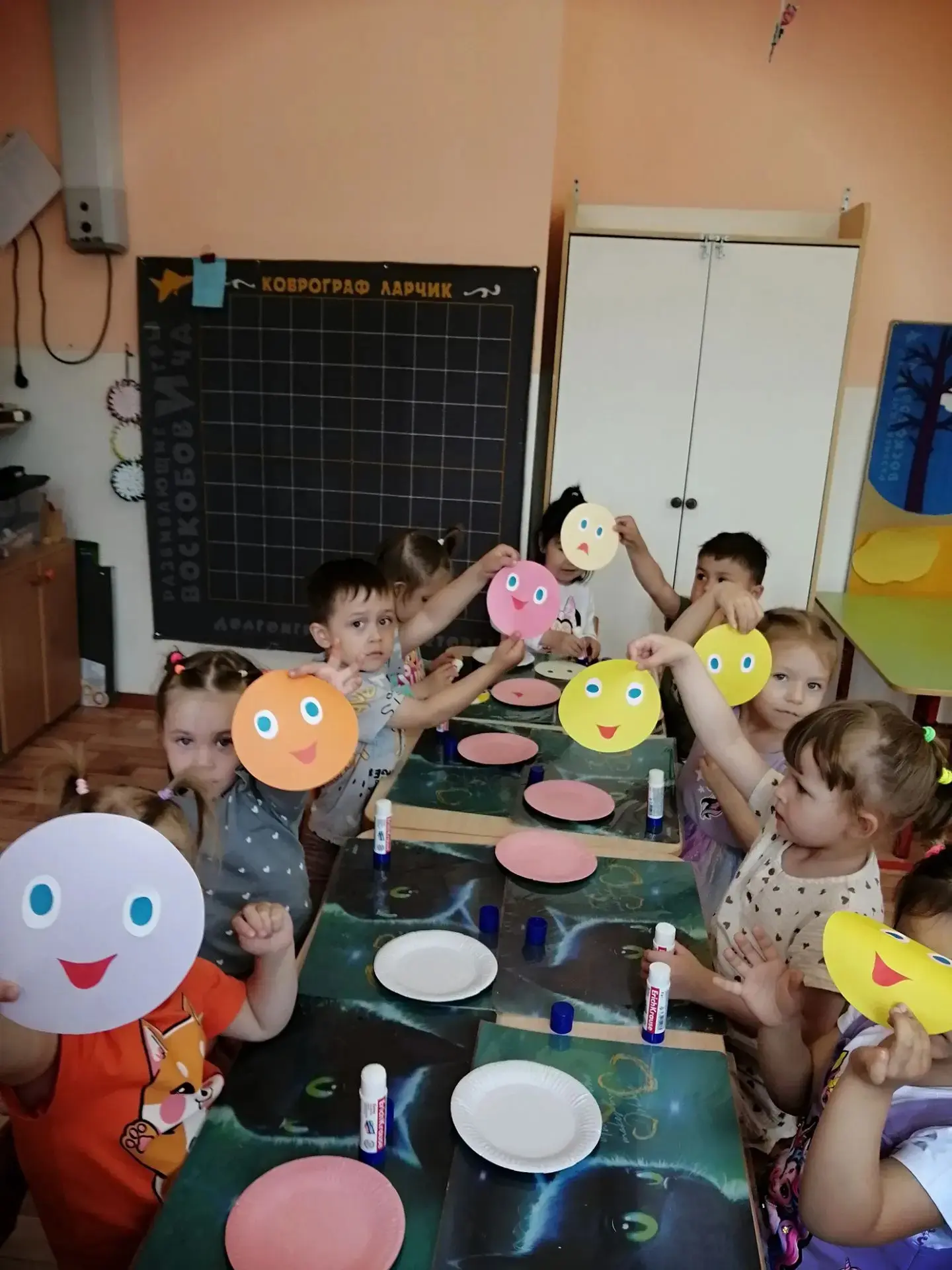 Поделись улыбкою своей! 😊✨
В нашем детском саду «Золотая рыбка» прошел, пожалуй, самый добрый празд