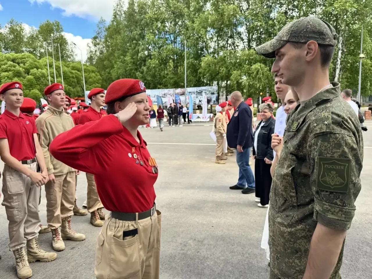 #МБОУБСОШ2

Наш юнармеец Брусова Ксения прошла отбор и побывала на Форуме Северо-Западного федеральн