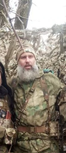 Женя Николаев. 40 дней.

Я помню его всегда смеющимся. Думаю, с ним было так хорошо оттого, что он, 