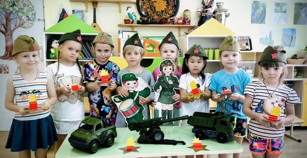 Сегодня, 22 июня, в нашем детском саду прошли памятные мероприятия, посвящённые Дню памяти и скорби.