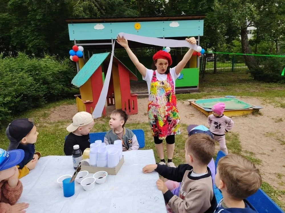 🎉 Канун Дня России — день, который запомнится надолго! 🇷🇺
Мы отмечали ярко, весело и очень 
дружн