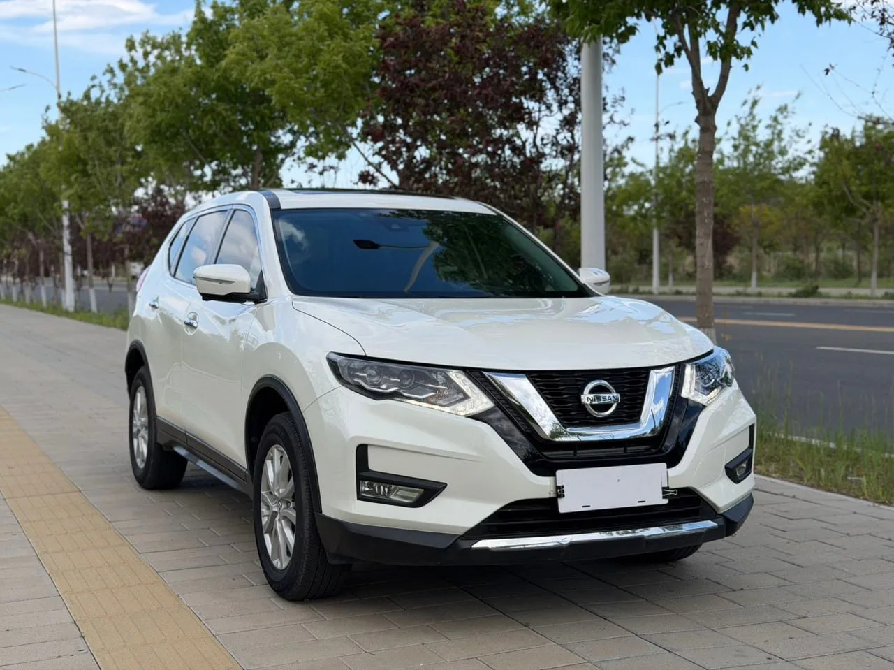 🚗 Nissan X-Trail 2023 Classic 2.0L 2WD Smart Connect Premium Edition 
⚙️ Привод:​ 2WD 🛞
🔧 Двигате