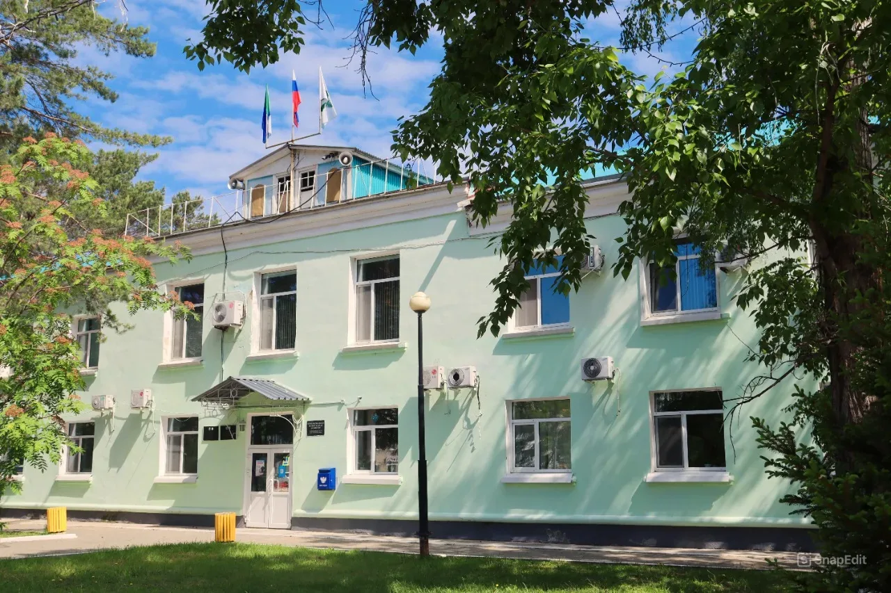 Традиционно начал неделю с аппаратного совещания с заместителями. Коллеги представили отчёты и озвуч