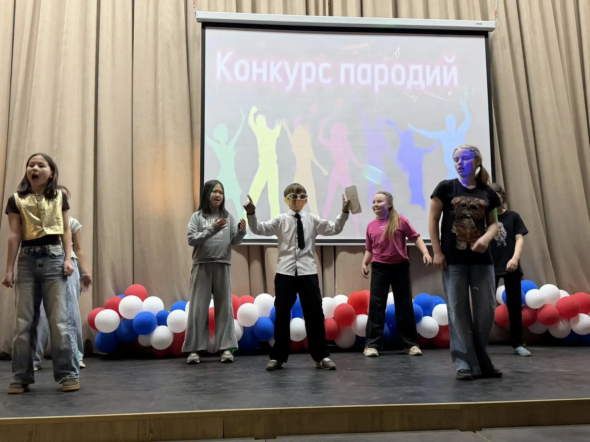 В нашем лагере "Орлёнок"прошел конкурс пародий. Юные артисты перевоплотились в любимых эстрадных исп