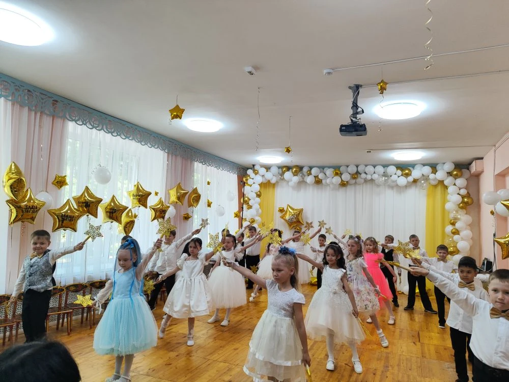 Наши дети лучше всех! Незабываемый выпускной в детском саду! 
Вот и настал тот трогательный момент —