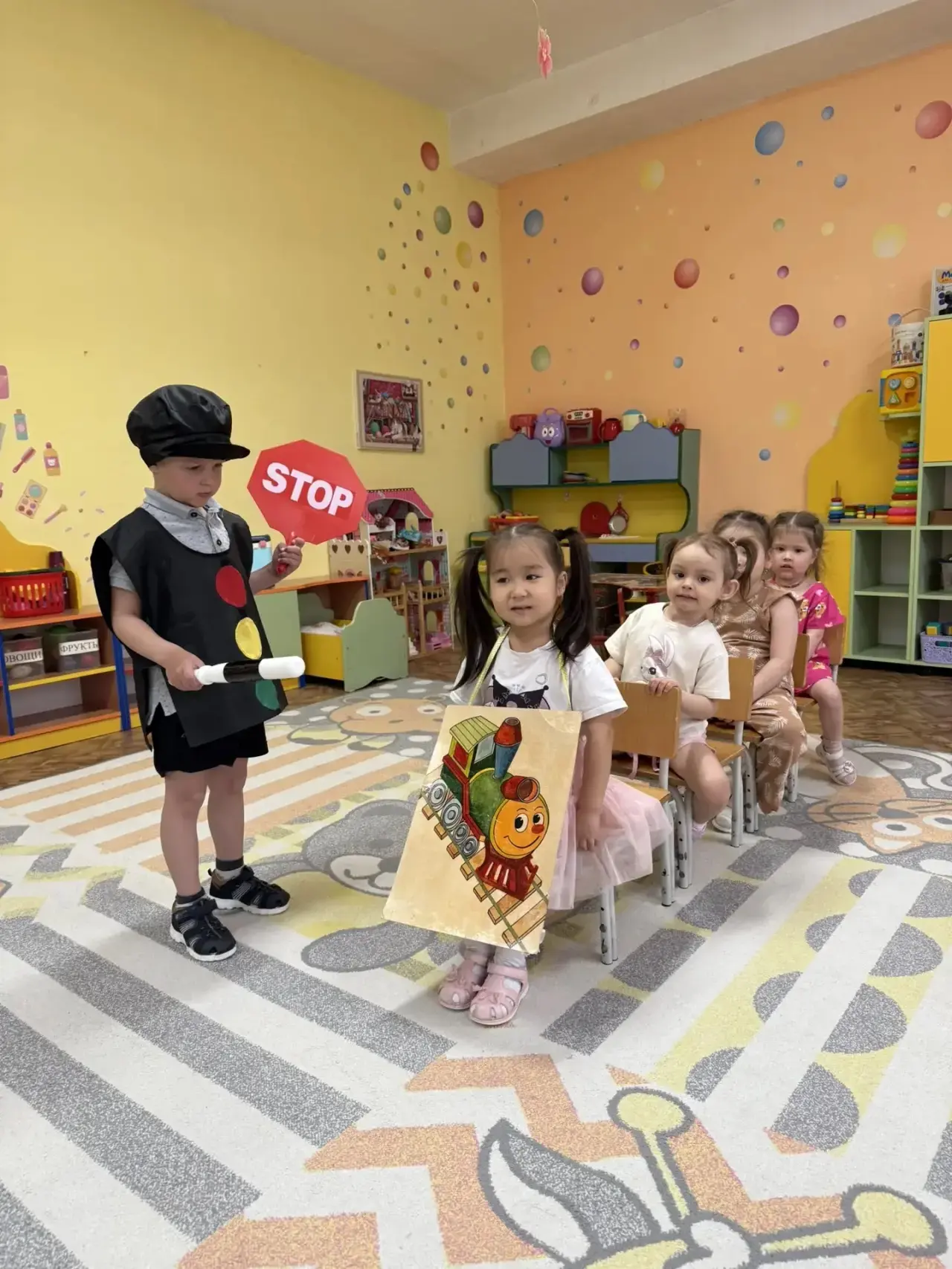 🚂 Безопасное лето с группой «Акварельки»! В рамках месячника «Уступи дорогу поездам» наши ребята за