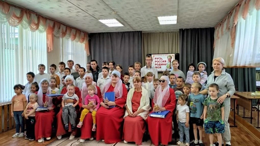 Вокальная группа «Мироносицы»- «Музыкальная история любви к Отчизне»
 
Выступление вокальной группы 