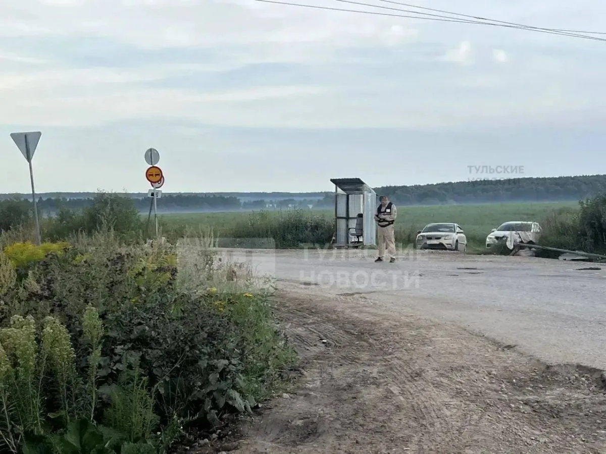 ❗️Группа быстрого реагирования перекрыла дорогу к горящему складу Wildberries в Алексине, пропускают