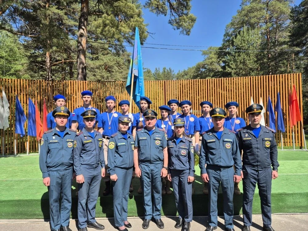 🥉 НАША «СИРЕНА» В ТРОЙКЕ ЛУЧШИХ!

4 июня завершилась городская профильная смена юных пожарных в лаг