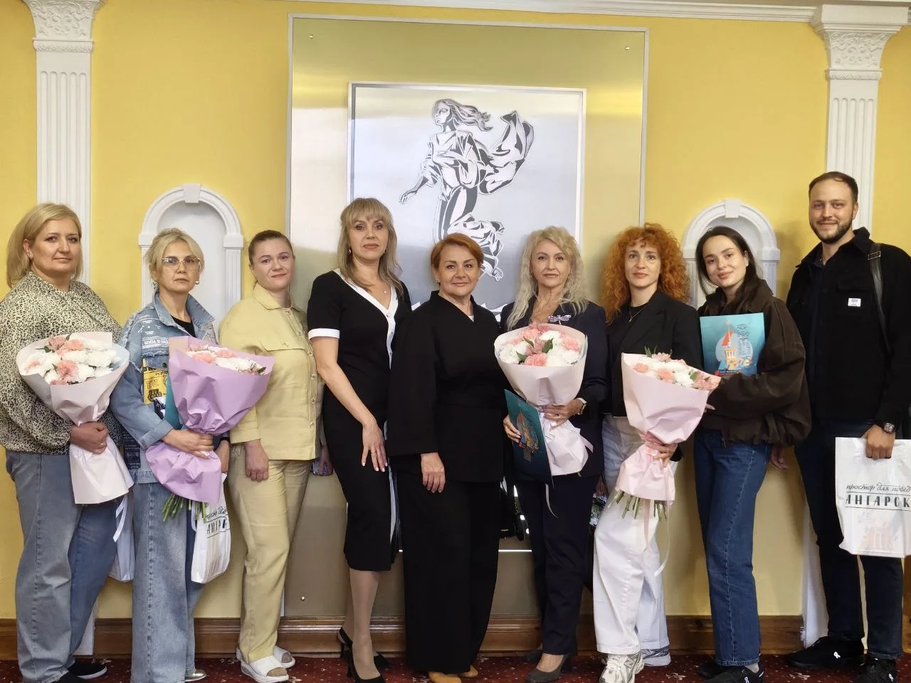 🔹Итоги конкурса на лучший цветочный магазин подвели в Ангарске

Победителя и участников конкурса «Л