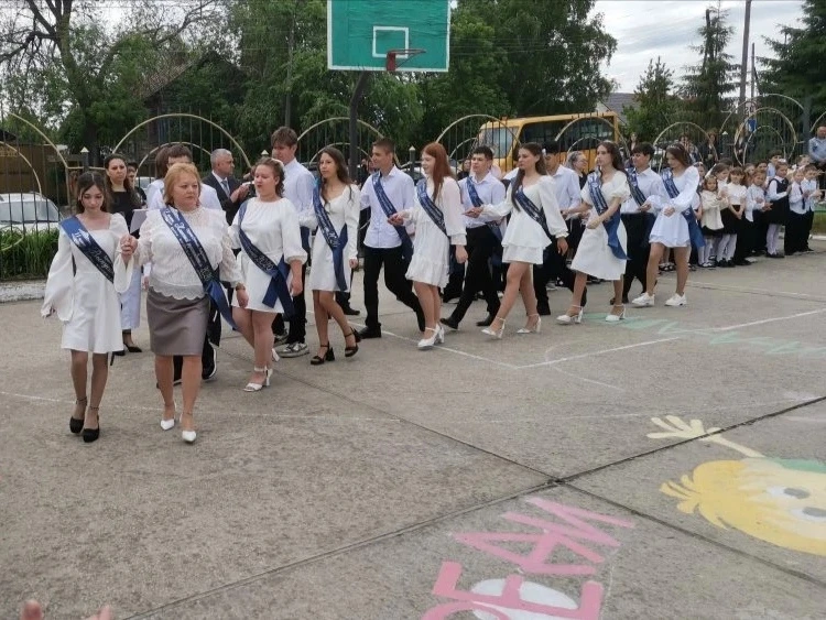 ⚡Последний звонок в нашей школе: прощание с детством!
🔔Сегодня, 26 мая 2026 года, в нашей школп про