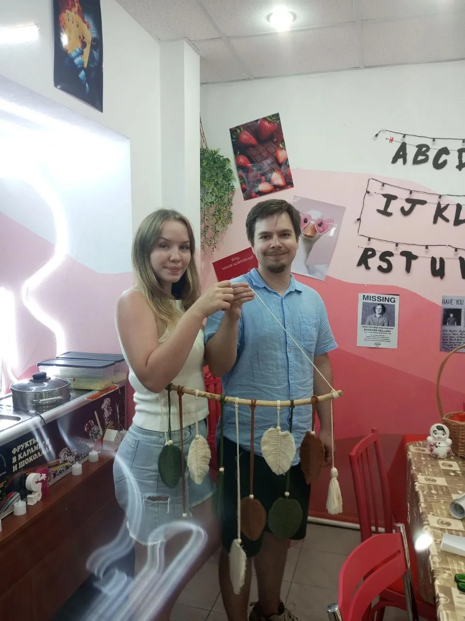 10.06.2026, мастер-класс Бохо-панно.
Прекрасная семейная пара пришла к нам на совместное творчество 