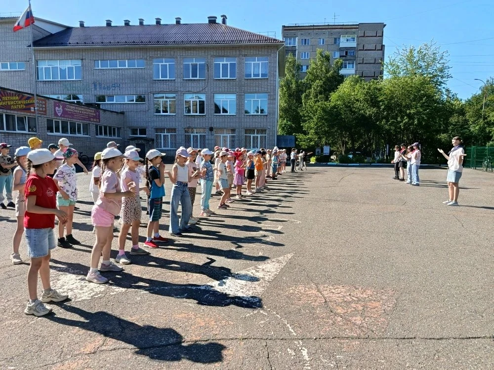 ☀️ 9 июня утро в школьном лагере началось традиционно с ритмичной зарядки, которая подняла настроени