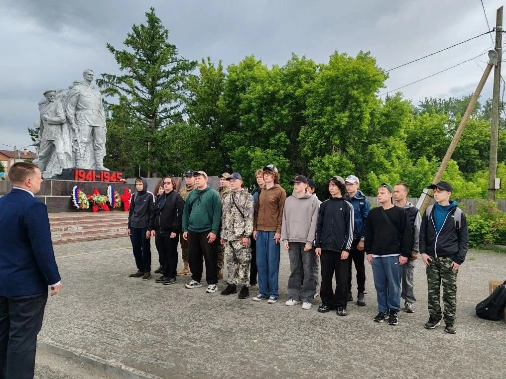 В рамках освоения образовательной программы среднего общего образования, в целях закрепления теорети