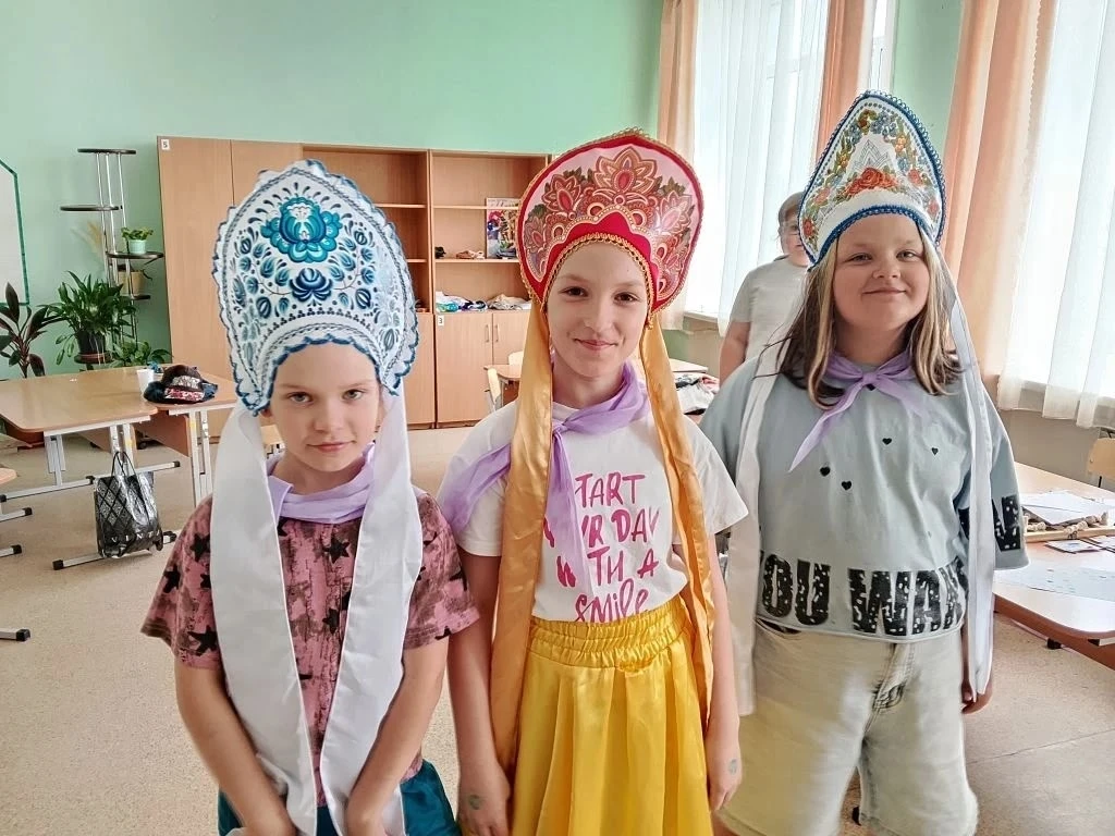 Пятый день в лагере был посвящён А. С. Пушкину! 🤗 Для ребят была организована встреча со школьным б