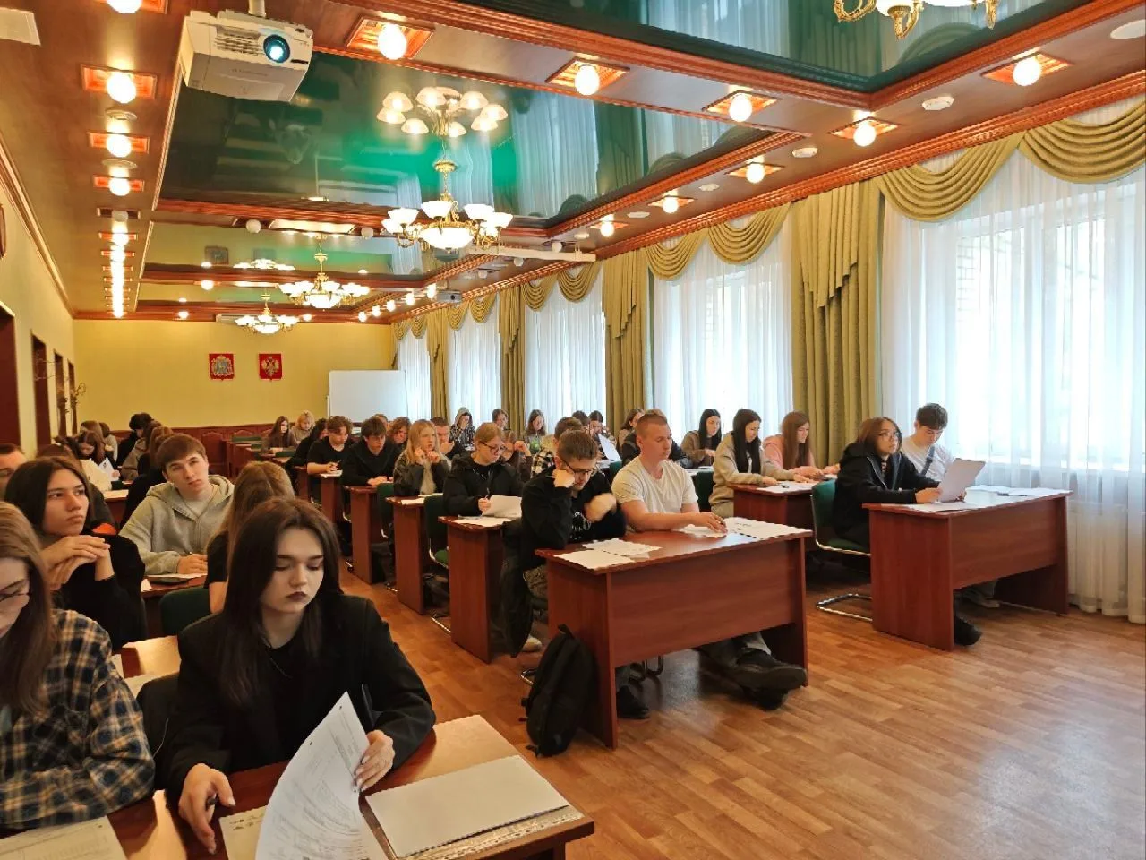 Студенты Колледжа "МИР" приняли участие в международной просветительско-патриотической акции «Диктан