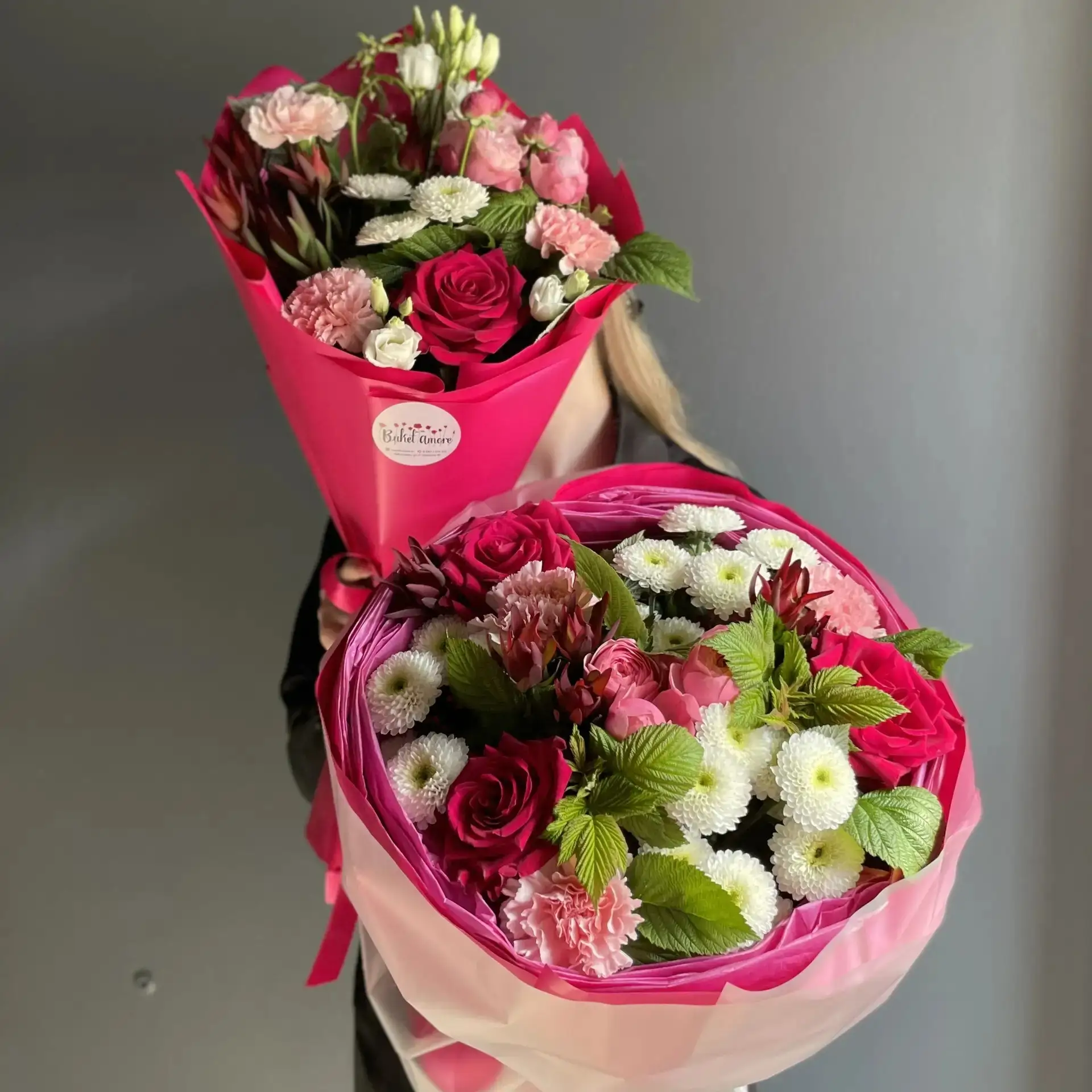Яркие сочные летние букеты 💐 

Верхний букет - 3670р
Нижний букет - 5670р

Стоимость актуальна на м