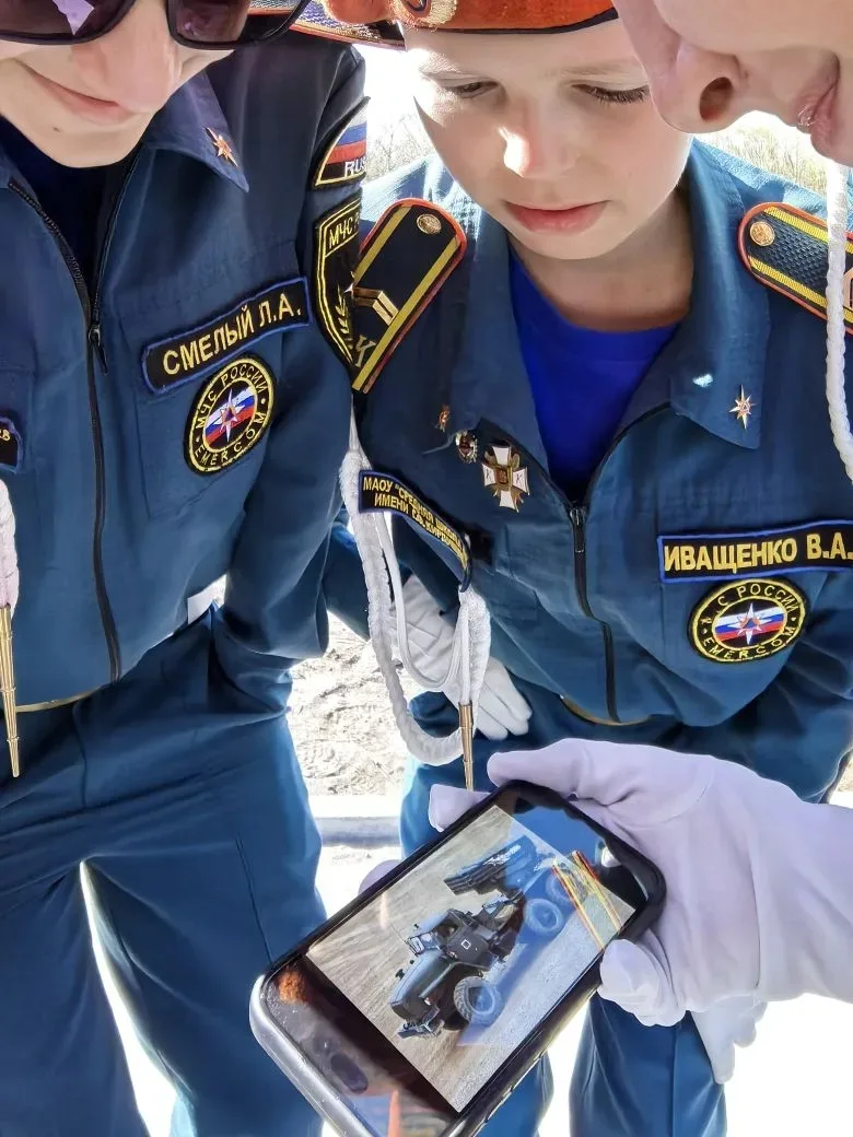 РСЗО "Торнадо"🌪-️залп, не оставляющий шансов

В чем фишка? Это же просто грузовик с трубами? Разбер