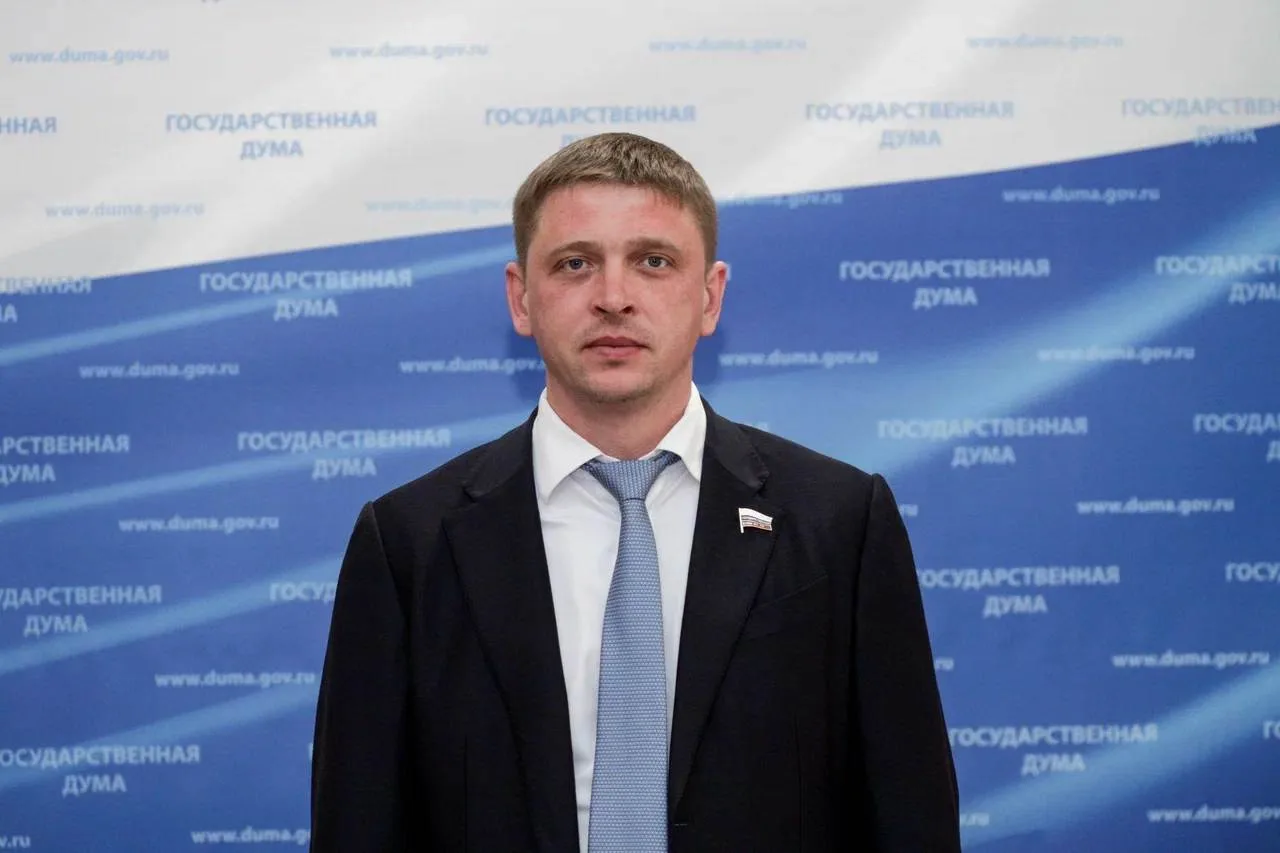 Государственная Дума приняла закон, который расширяет использование российского флага в сфере физиче