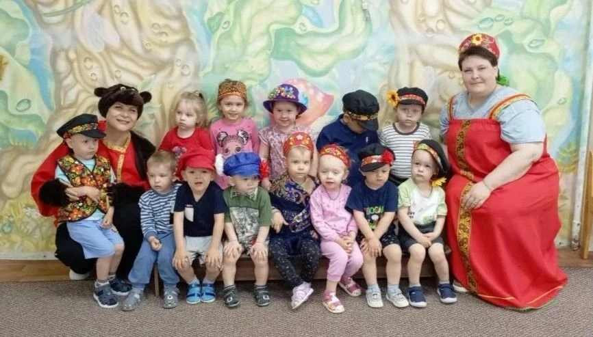 В гостях у Мишки: русские музыкальные игры как школа добра и веселья
   Сегодня дети младших групп о