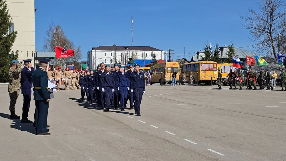 17 апреля в с.Богатое прошёл окружной смотр-конкурса  парадных расчётов образовательных учреждений, 