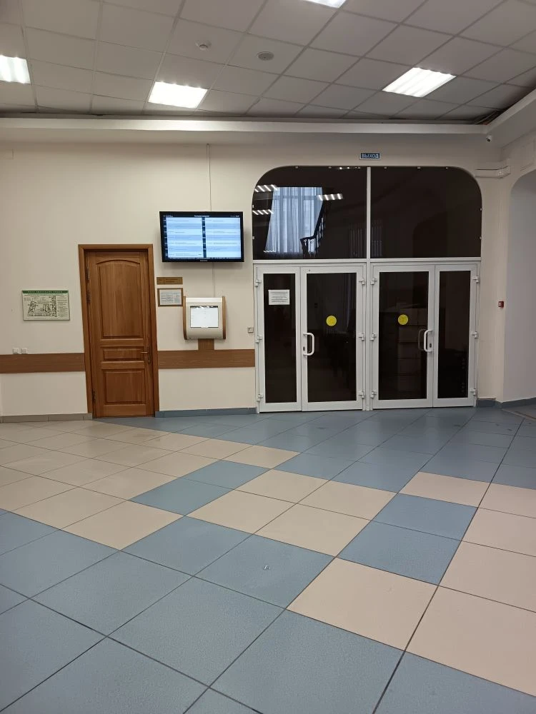 В Арбитражном суде Тулы, сегодня считай никого нет, только мы и представители стороны) и отложение н