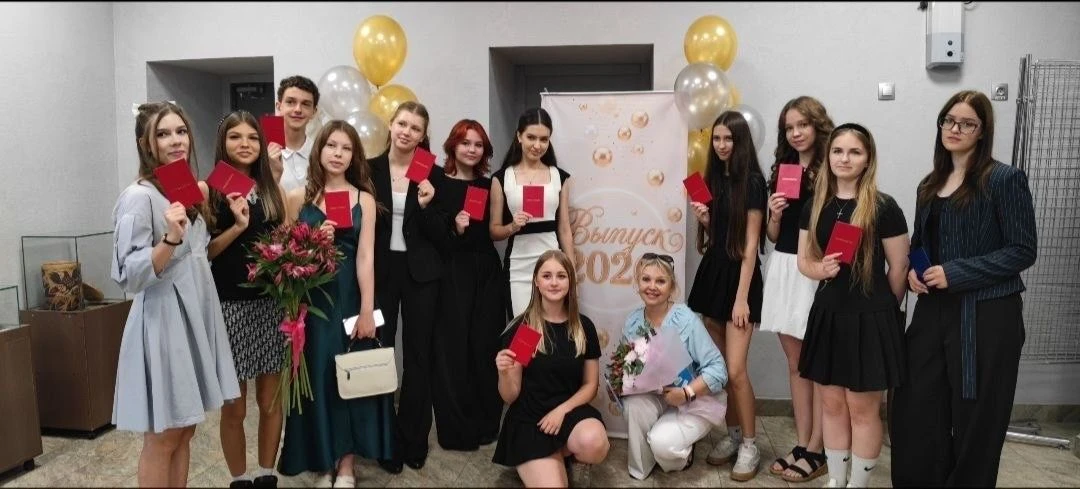 🖼💐  12 июня состоялось радостное и торжественное событие —вручение свидетельств об окончании Детск