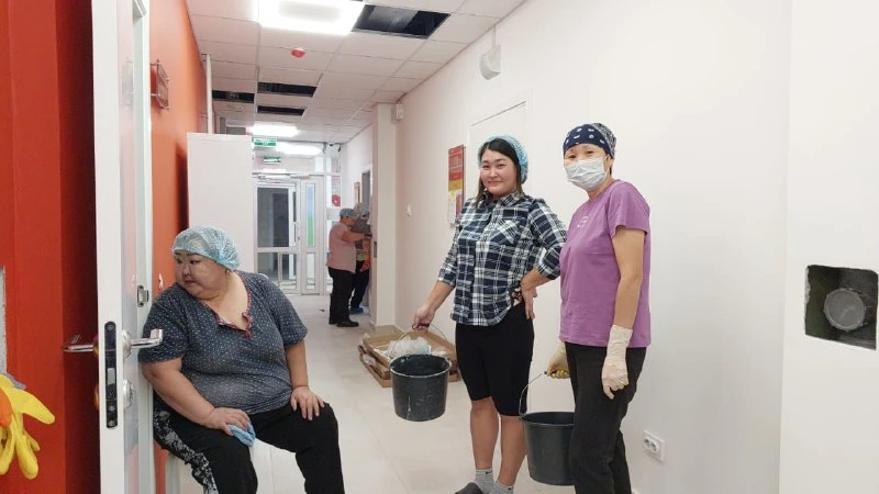 13 января в новой поликлинике Амги состоялся субботник, в ходе которого коллективы учреждений дополн