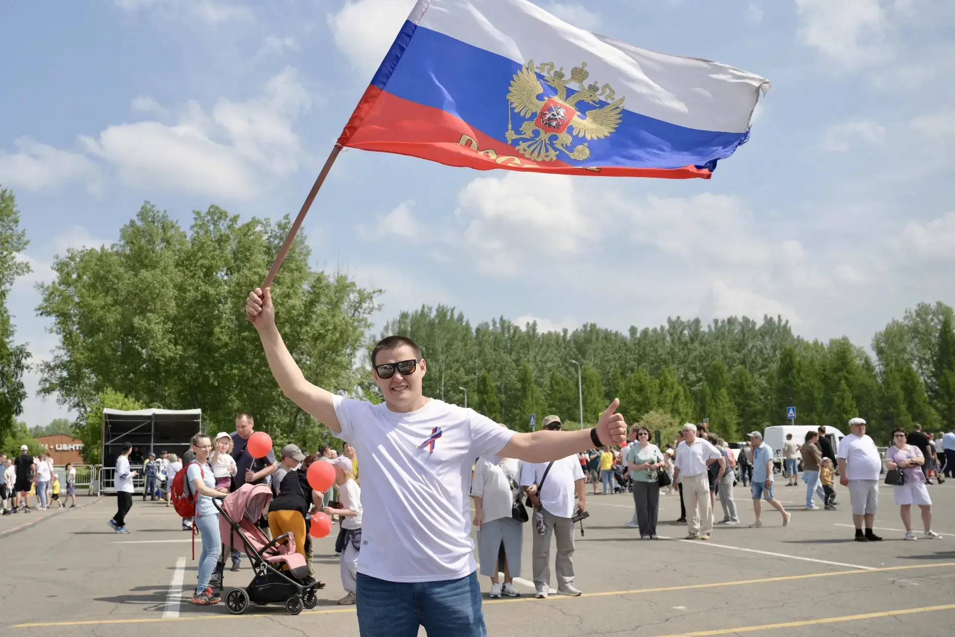 В Красноярске прошёл масштабный патриотический фестиваль «Служу России».

Все желающие могли принять