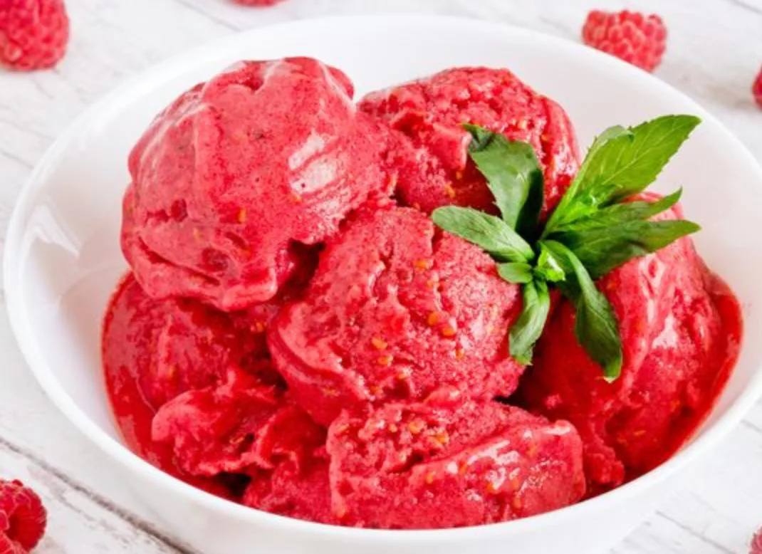 🍧 Сорбет из малины и бананов

Ингредиенты

• Малина — 350 г
• Бананы — 2 шт. (370 г; очищенные — 23