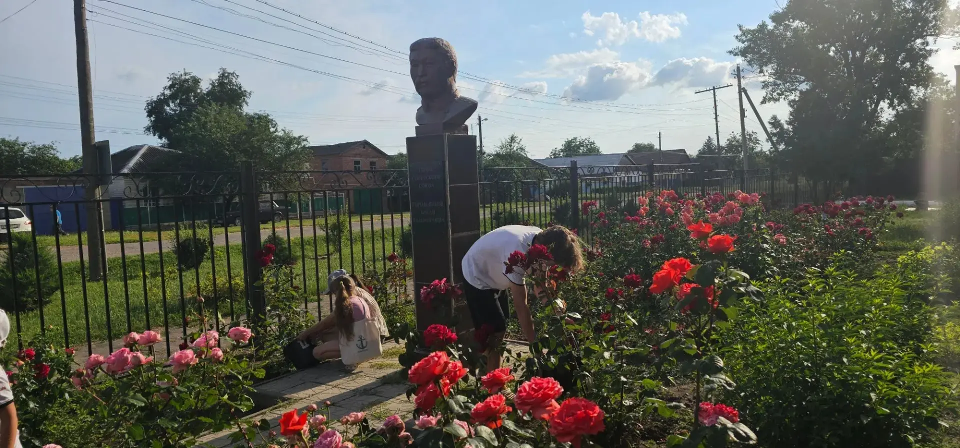 15-й день в нашем  лагере прошел под названием «Наши герои»:  🇷🇺
Сегодняшний день выдался по-насто