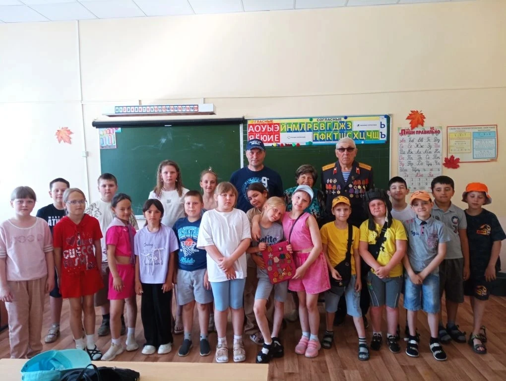 Встреча поколений: совет ветеранов в гостях у школьников🤗

В нашем школьном лагере прошло значимое 