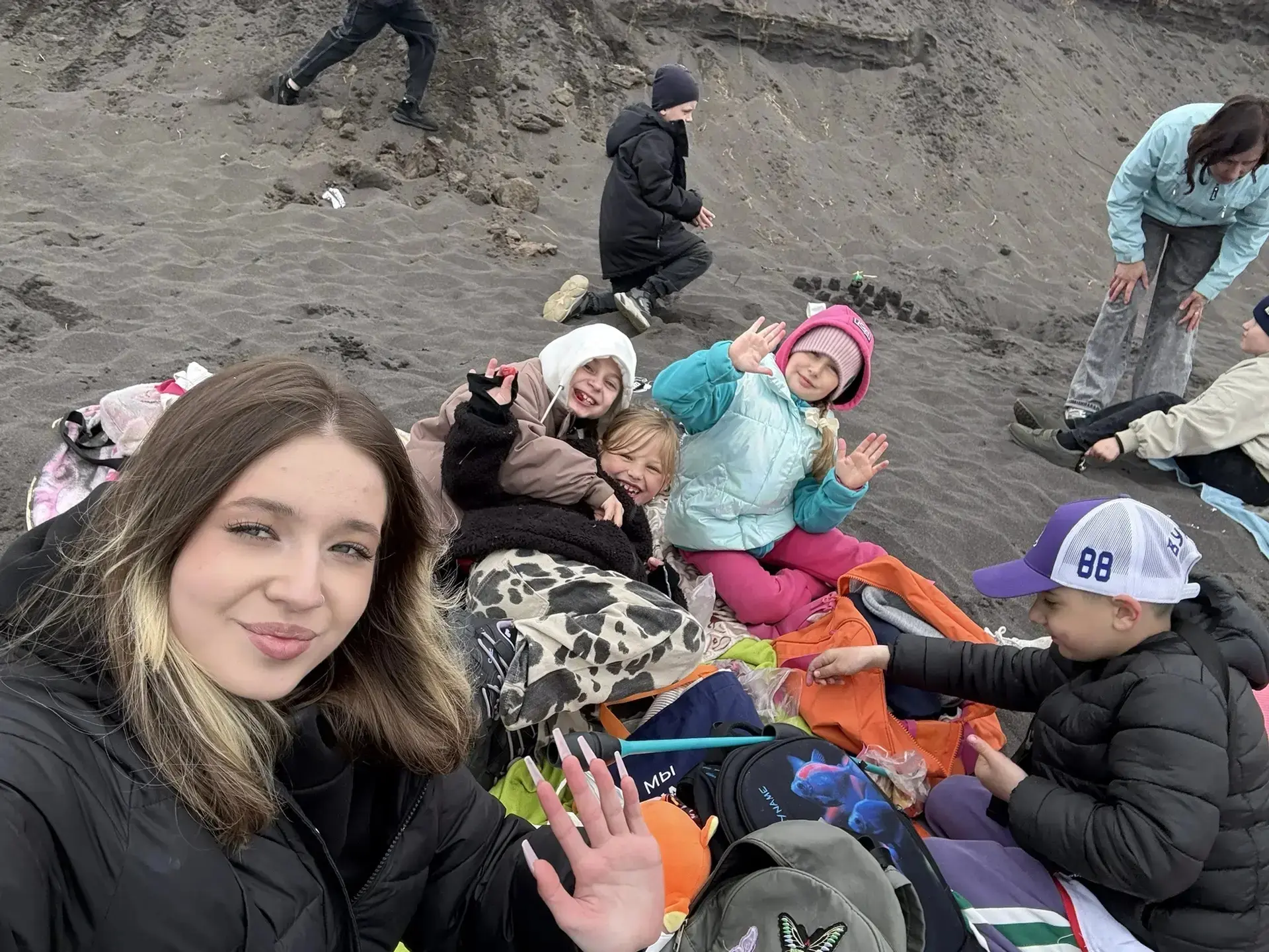 🌊🌤 Незабываемый день у океана!

Недавно наш пришкольный летний лагерь совершил выезд на Халатырски