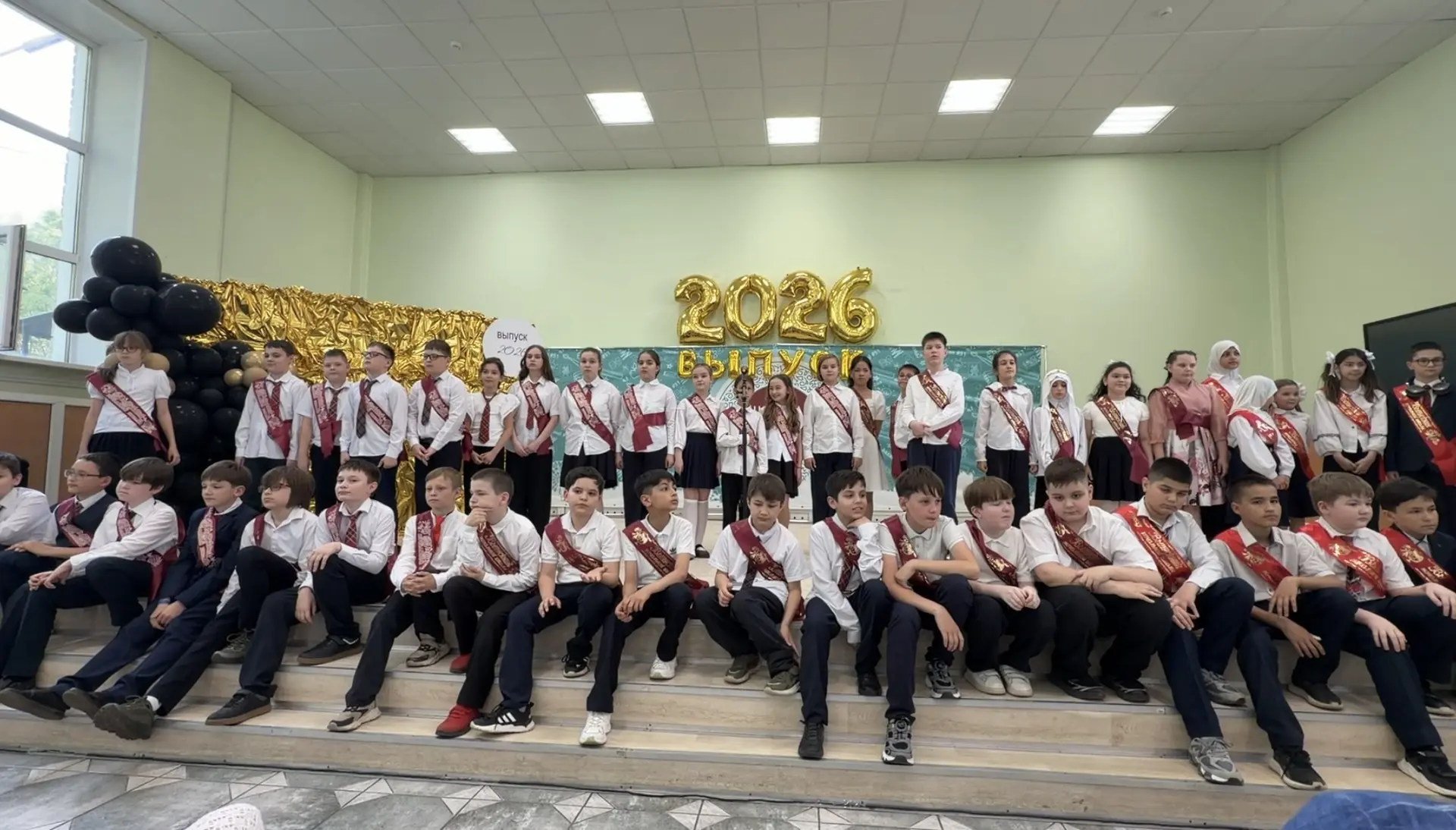 🎓Выпуск 2026🎓
25 и 26 мая в нашей школе прошли торжественные мероприятия — выпускные для 4-х класс