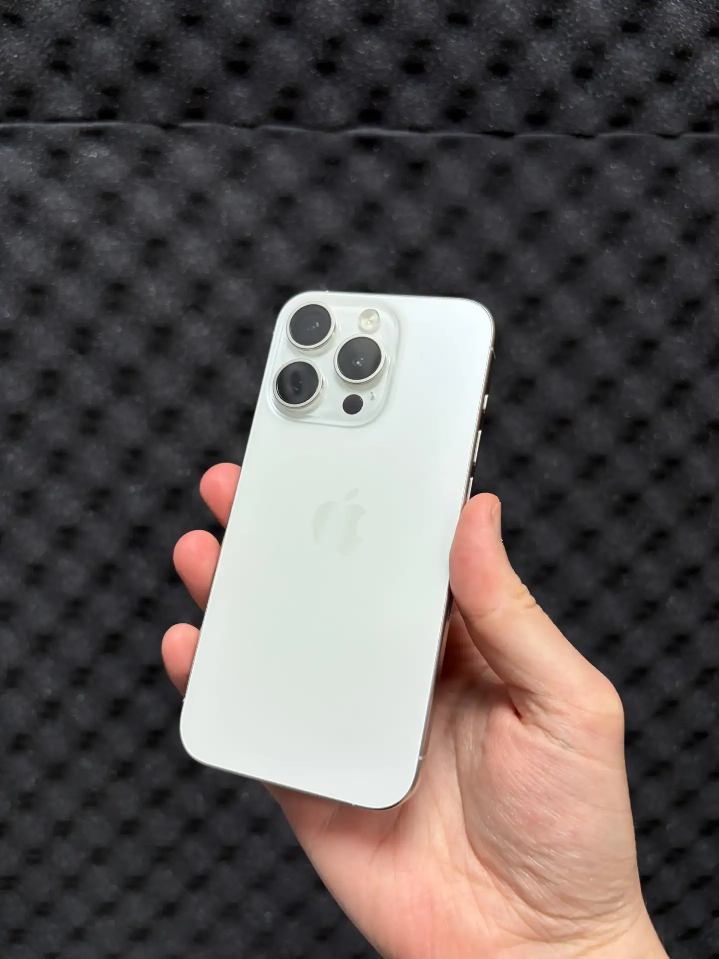 iPhone 15 Pro 256Gb White

Принят по программе trade-in и проверен в нашем сервисном центре

1. 