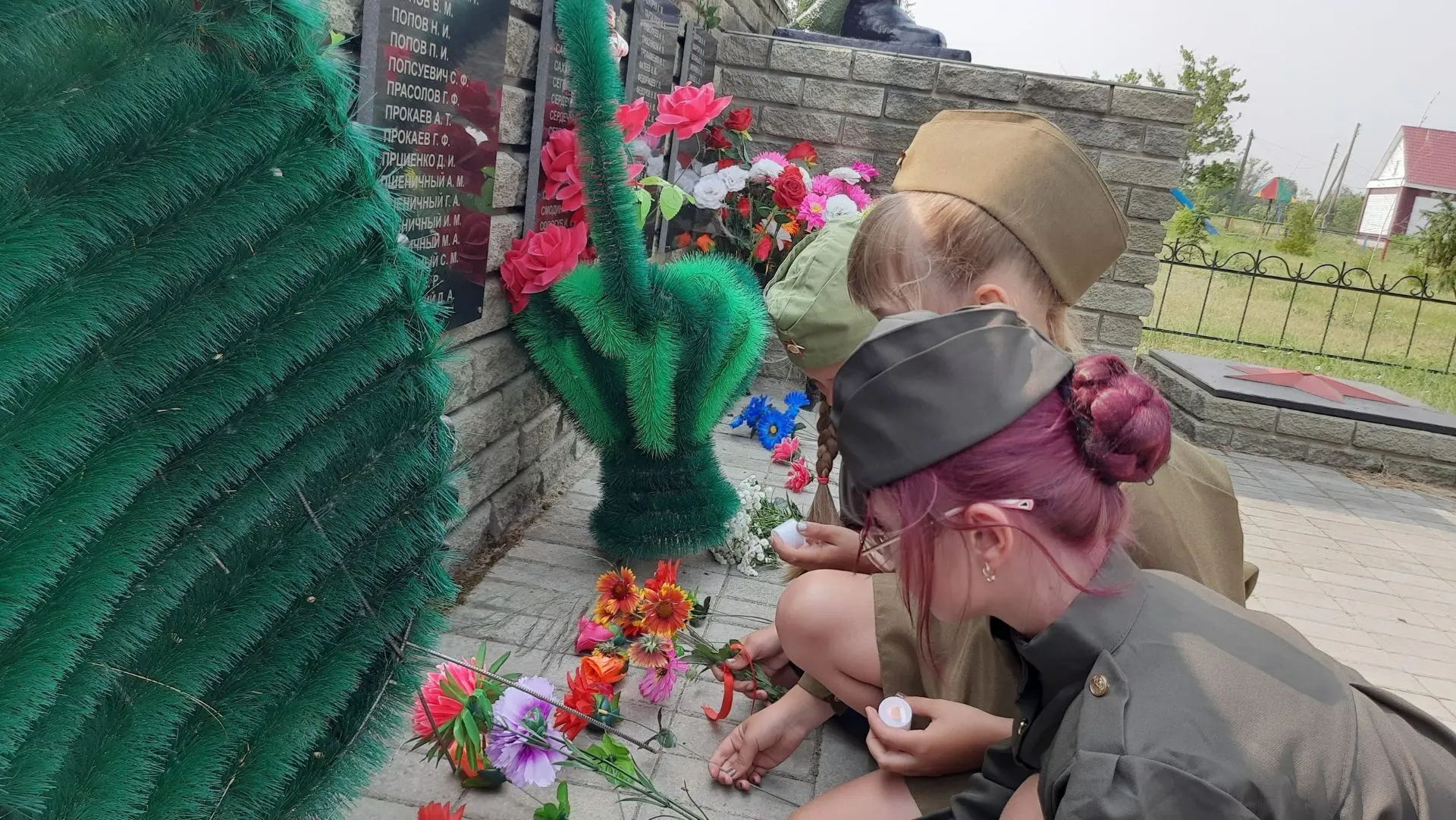 22 июня — День памяти и скорби.
Ребята из лагеря «Радуга» присоединились к Всероссийской акции «Помн