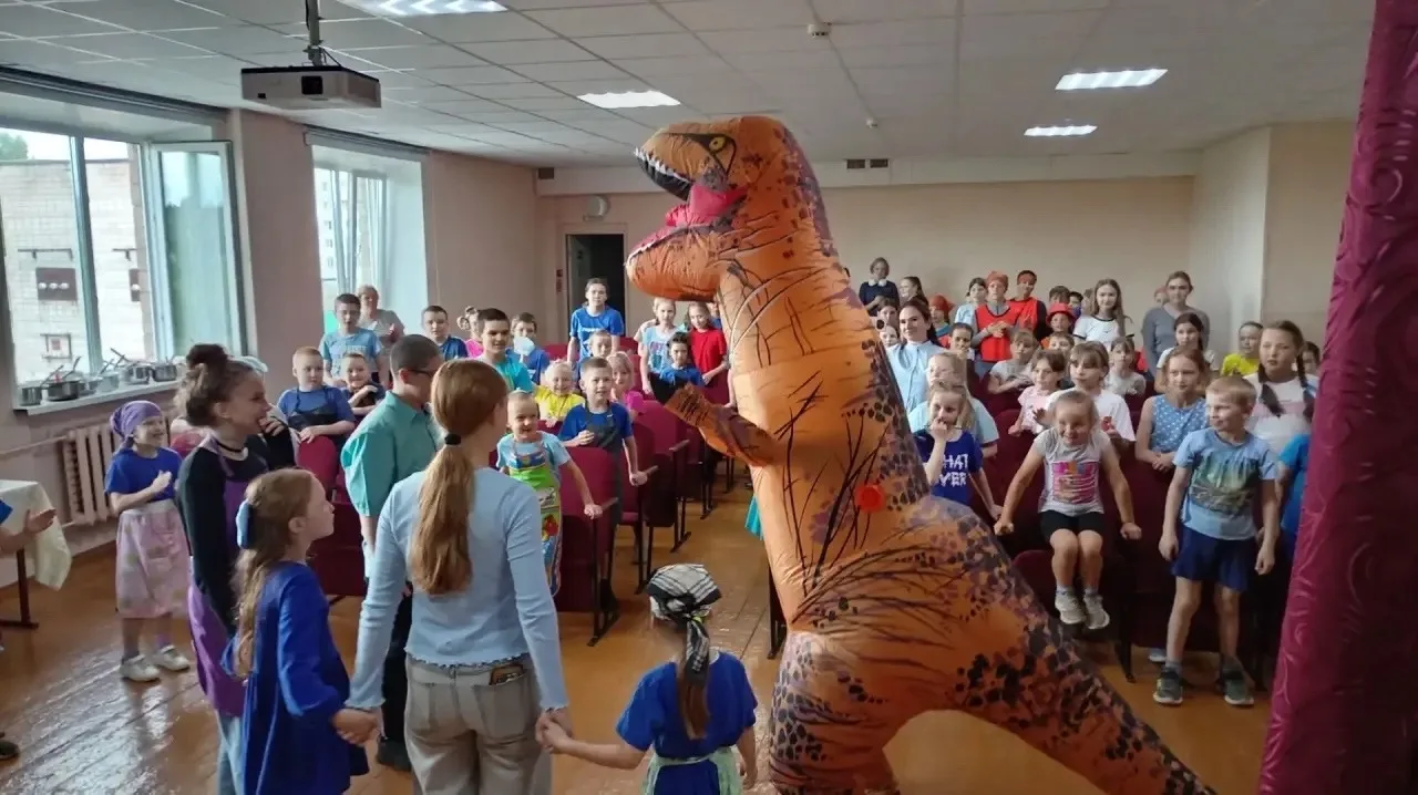 🦕 С днем рождения! И немного о профессиях ✨

Каждый день в нашем пришкольном лагере — это маленькое