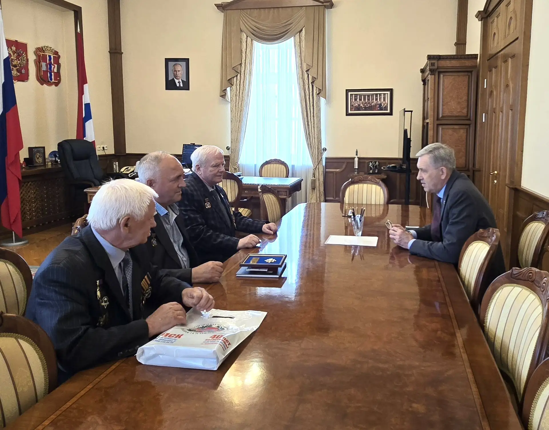 Александр Артемов встретился с руководителем Омской региональной общественной организации инвалидов 