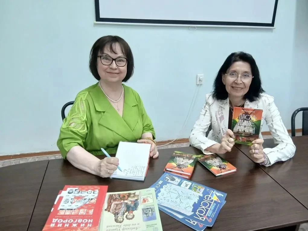 КНИГИ В ДАР

Центральная библиотека получила в подарок книгу «Пасхальные притчи» и литературно-худож