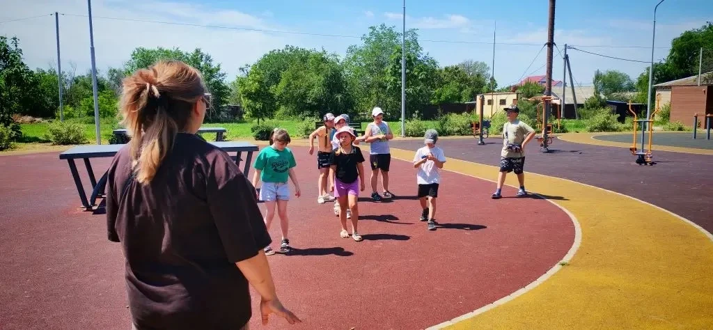 🍀11 июня в ЛДП "Сказка" прошел под названием "Орленок-эколог".
🏖️В этот день воспитатели организов