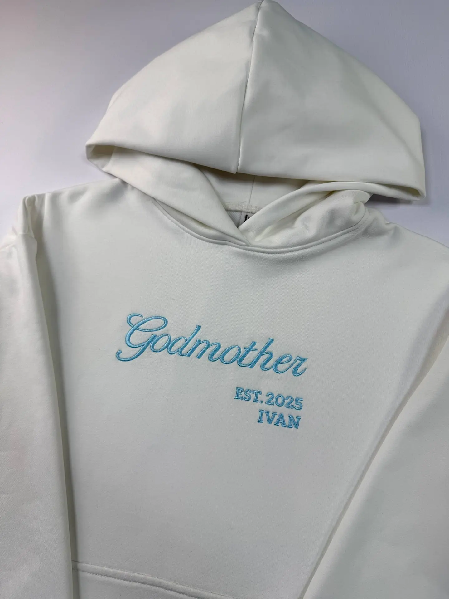 Худи, в котором есть особый смысл 🤍

Godmother / Godfather — не просто надпись, а важная роль в жиз