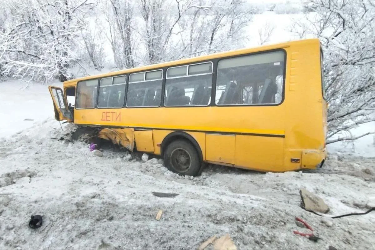 В автобусе находились ученики 9-10 классов и двое сопровождающих — они ехали с соревнований по биоло