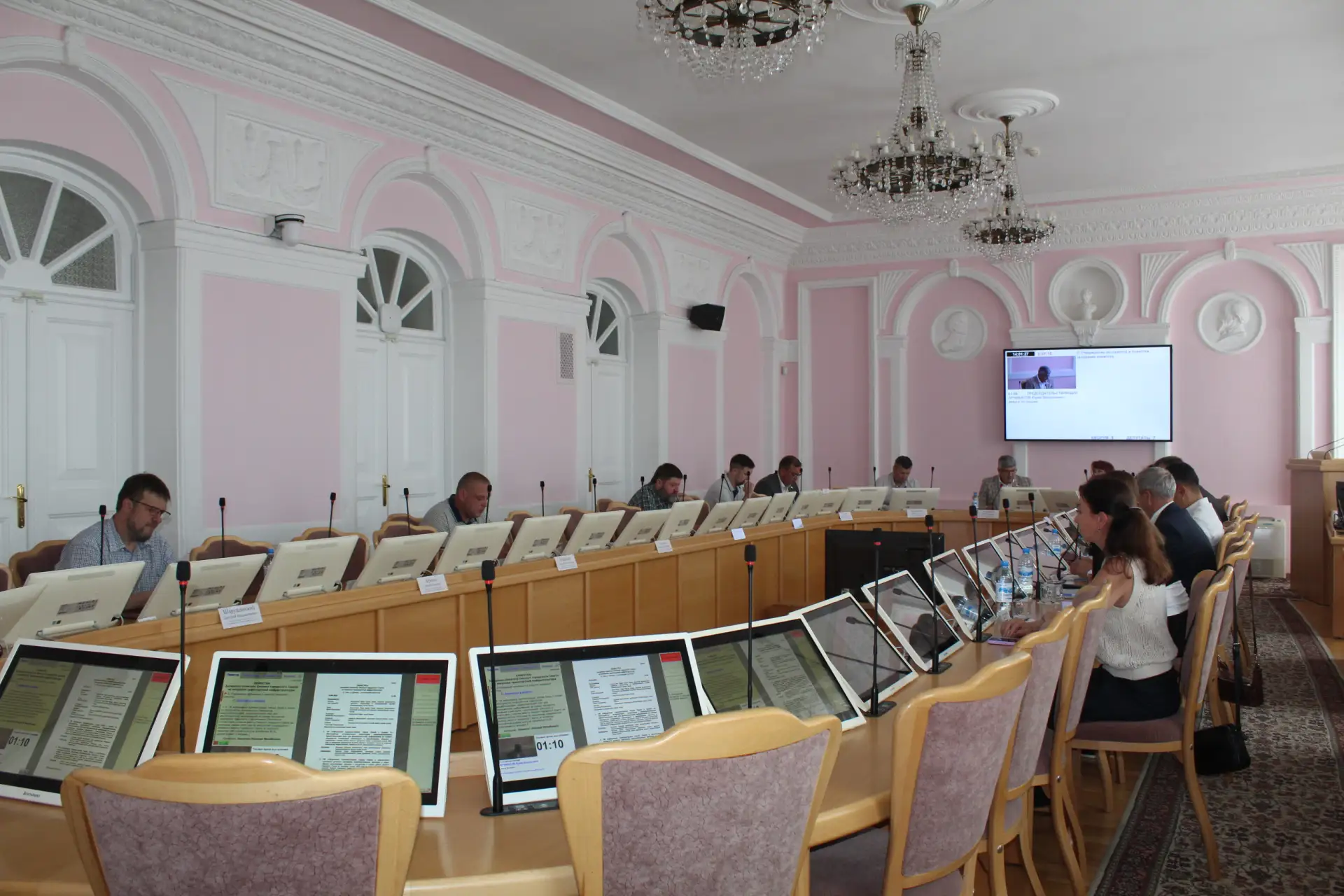 📌 На омских остановках появятся онлайн-табло.

💼 Сегодня на заседании комитета по вопросам транспо