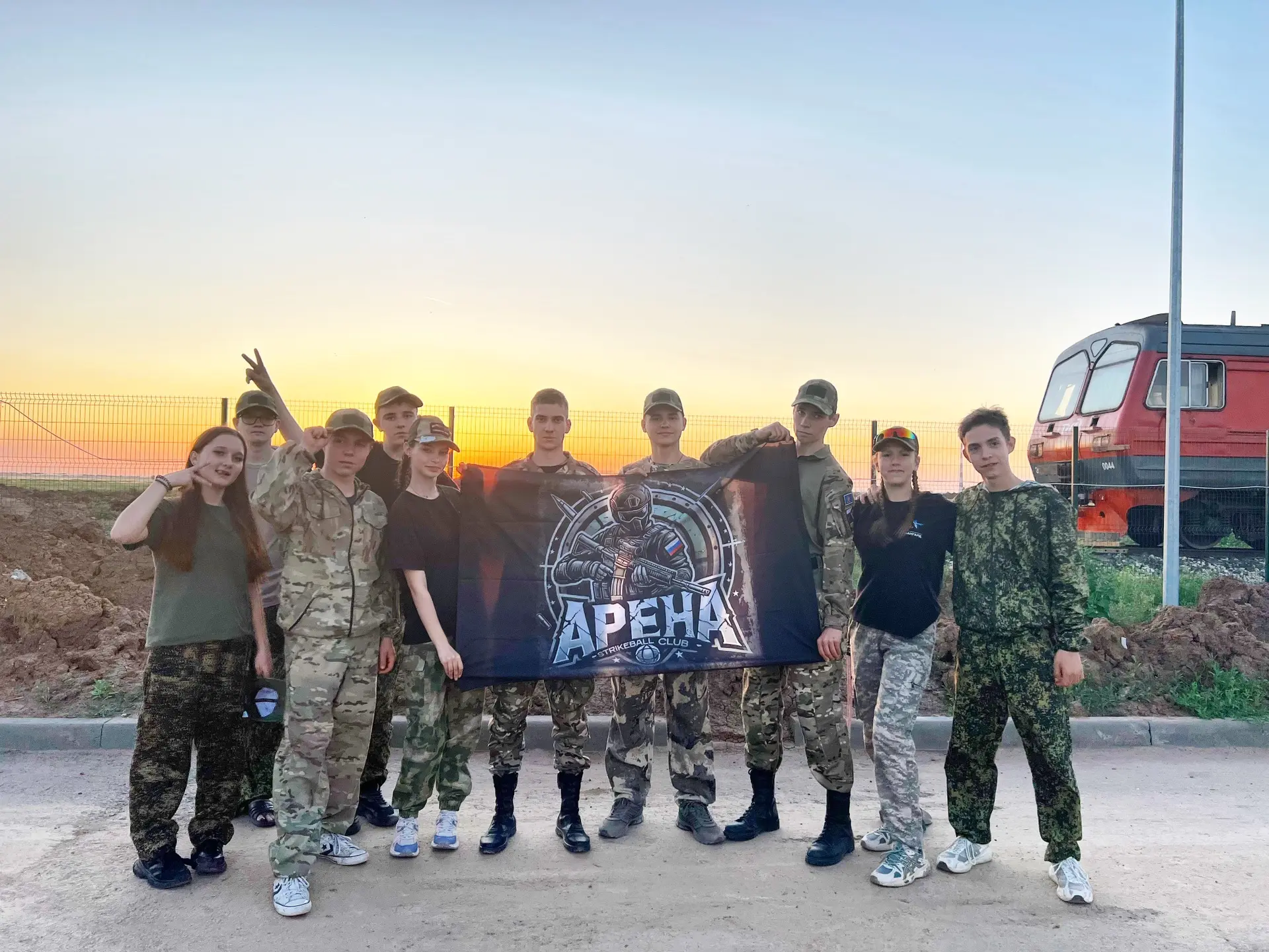 Вот так вот у нас прошел сегодняшний день ❗️

💯Мы проходили командные испытания : РХБЗ , строевая и